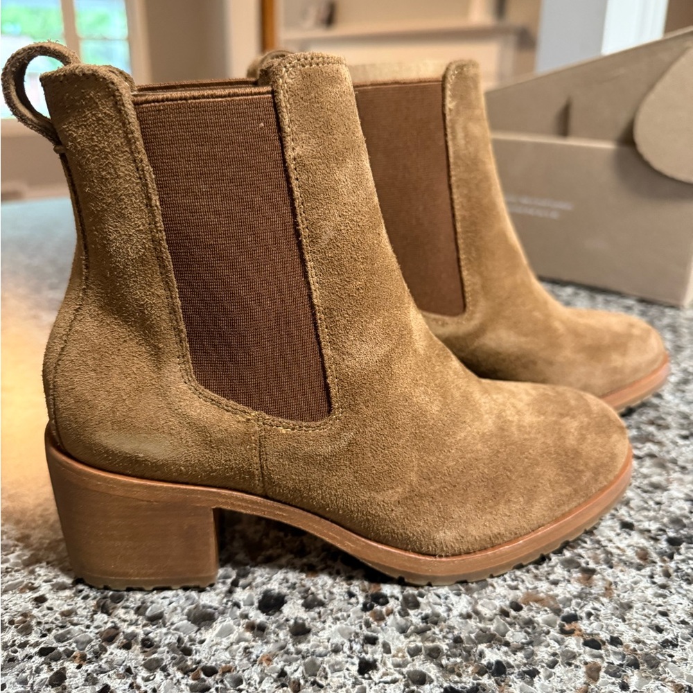 New Women's Nisolo Taupe Suede Ana Go To Heeled Chelsea Boots